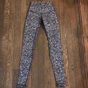 LULULEMON WU LUX